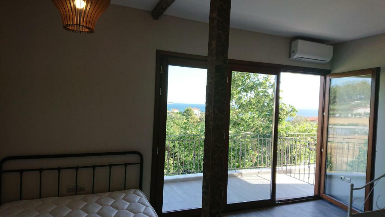 Stone House With Seaview Apartment Nea Poteidaia Exterior photo